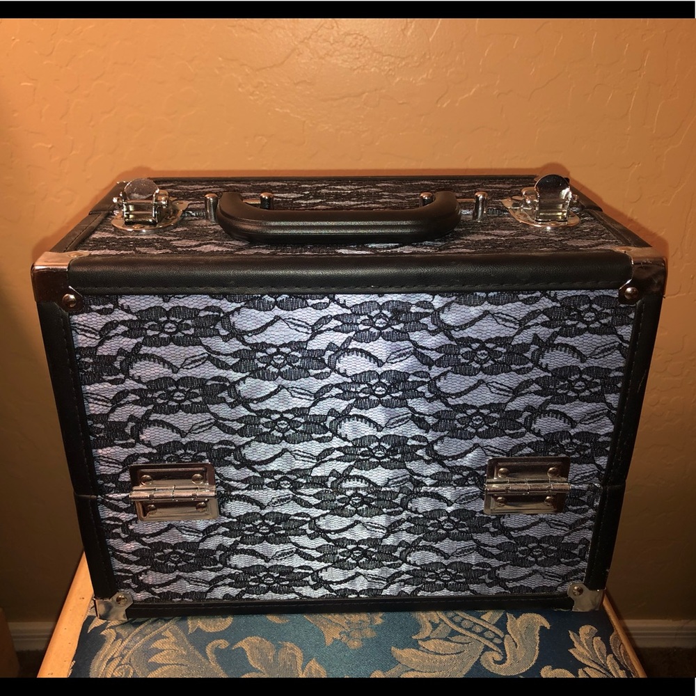 Caboodles Make Up Train Case